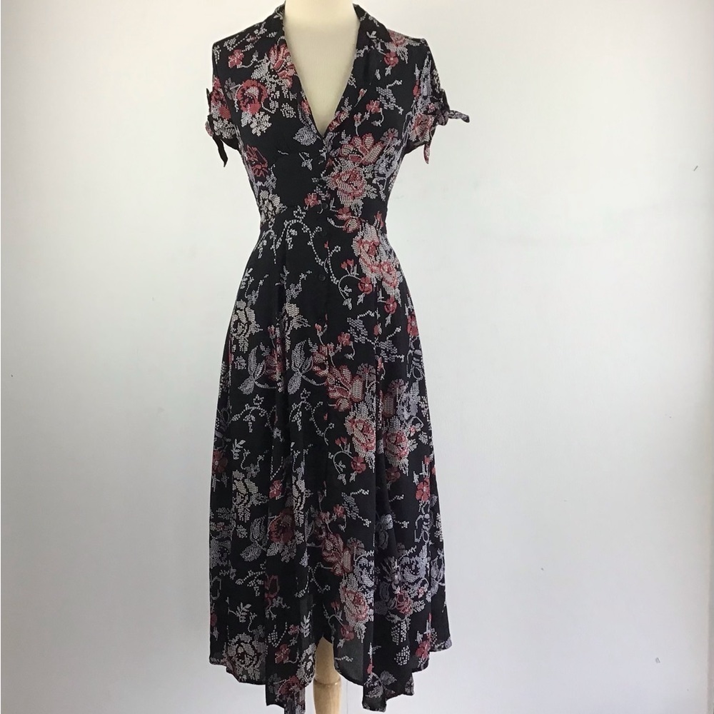 Urban Outfitters blk print button front plunge neckline cap sleeve maxi dress S
